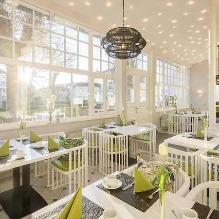 Residenz Waldkrone فندق 4*